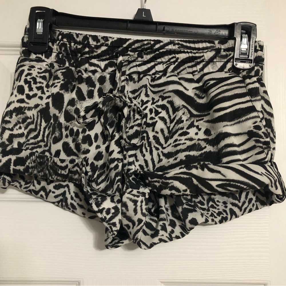 Guess cuffed leopard animal print elastic drawstring shirt shorts womens XS